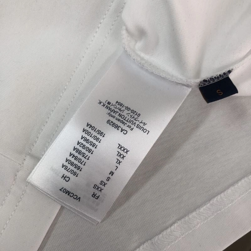 Tailored Louis Vuitton T-Shirts 138884