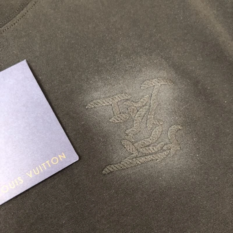 Sporty Louis Vuitton T-Shirts 138861