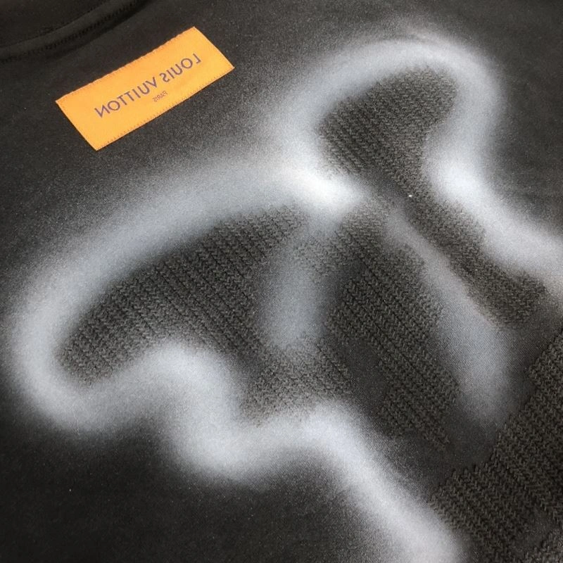 Sporty Louis Vuitton T-Shirts 138861