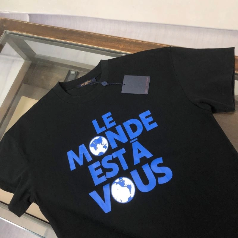 Flexible Louis Vuitton T-Shirts 138869