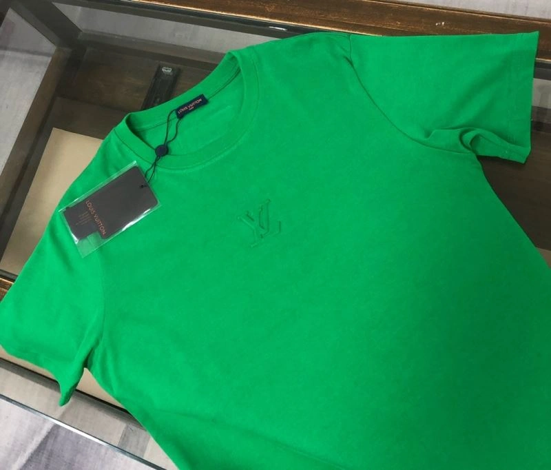 Louis Vuitton T-Shirts UrbanChic 138859