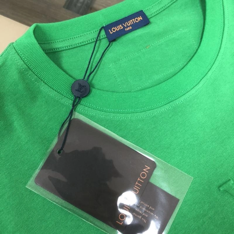 Louis Vuitton T-Shirts UrbanChic 138859