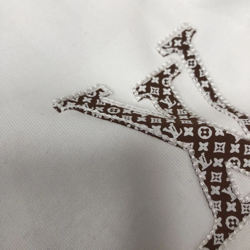 Affordable Louis Vuitton T-Shirts 138850