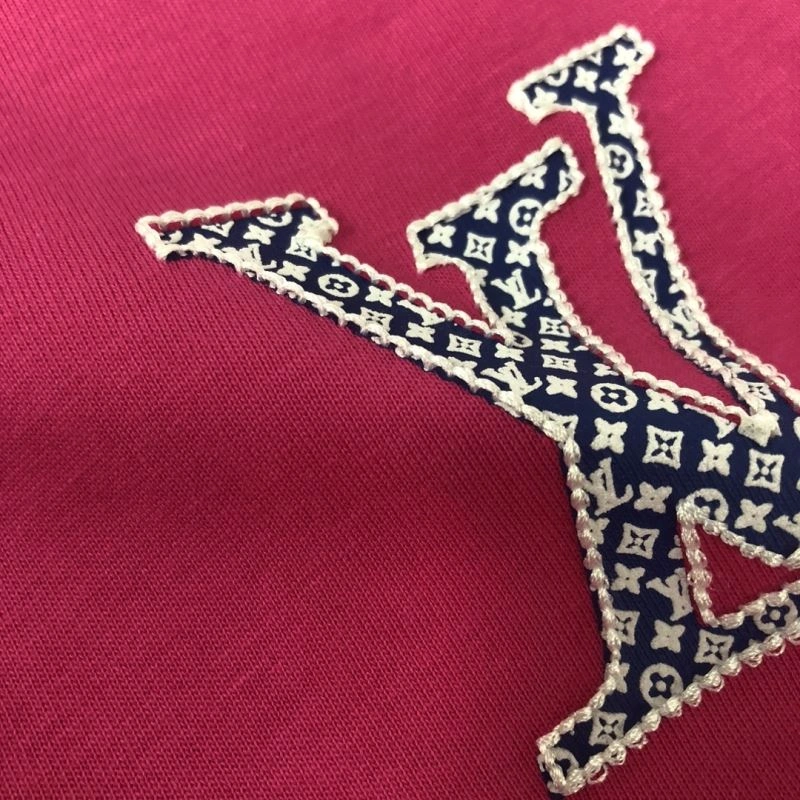 Louis Vuitton T-Shirts Resilient 138847