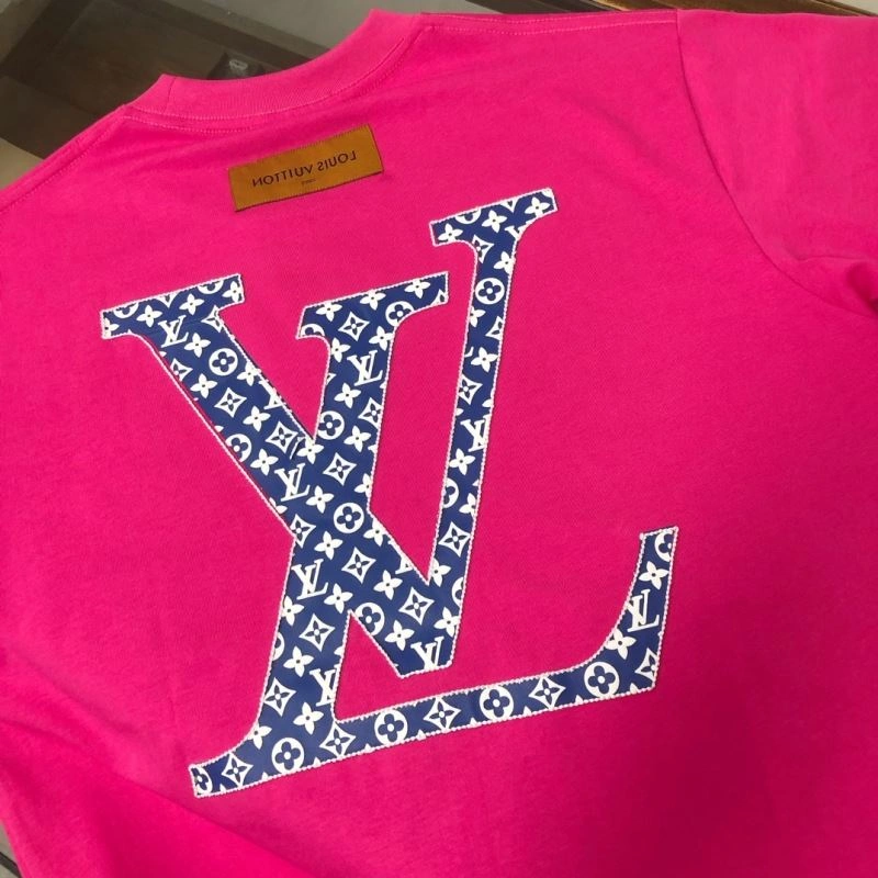Louis Vuitton T-Shirts Resilient 138847