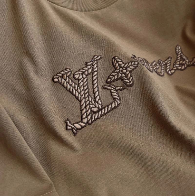 Supportive Louis Vuitton T-Shirts 138828