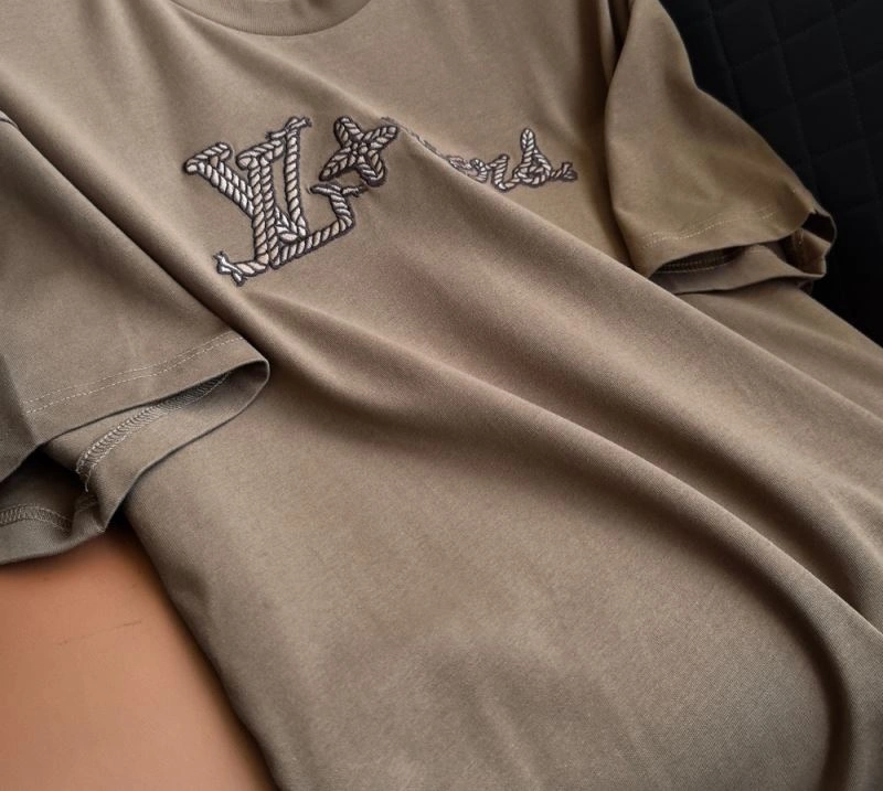 Supportive Louis Vuitton T-Shirts 138828