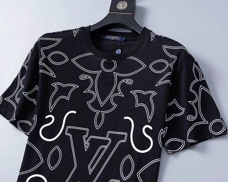 Stylish Louis Vuitton T-Shirts 139260