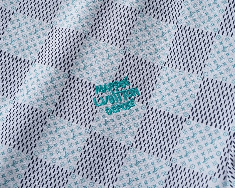 Snug Louis Vuitton T-Shirts 139245
