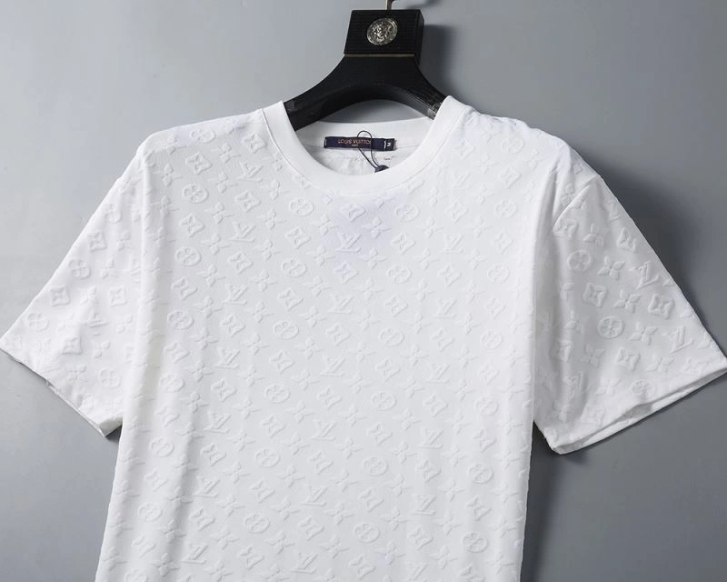 Louis Vuitton T-Shirts Breathable 130347