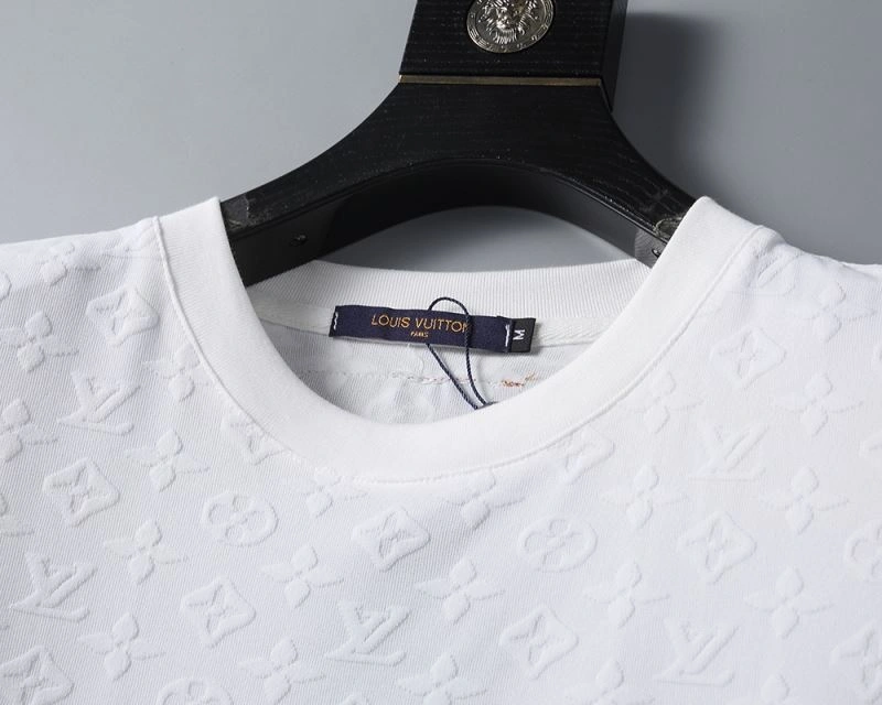 Louis Vuitton T-Shirts Breathable 130347