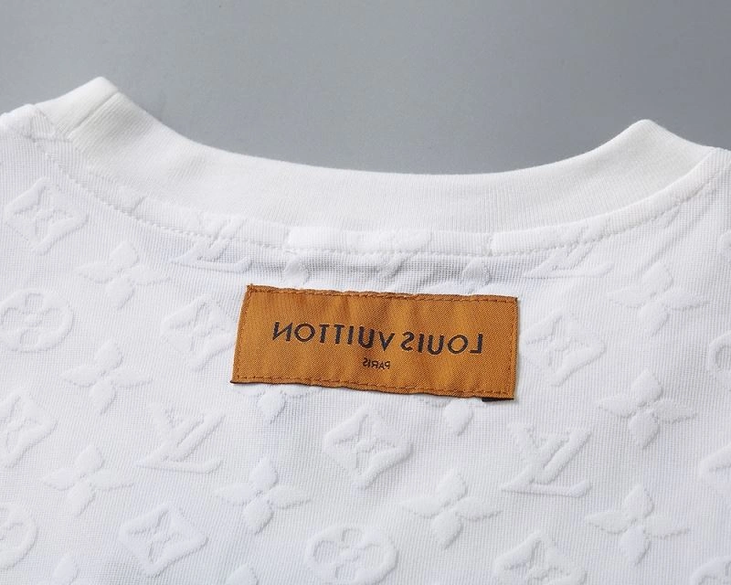 Louis Vuitton T-Shirts Breathable 130347