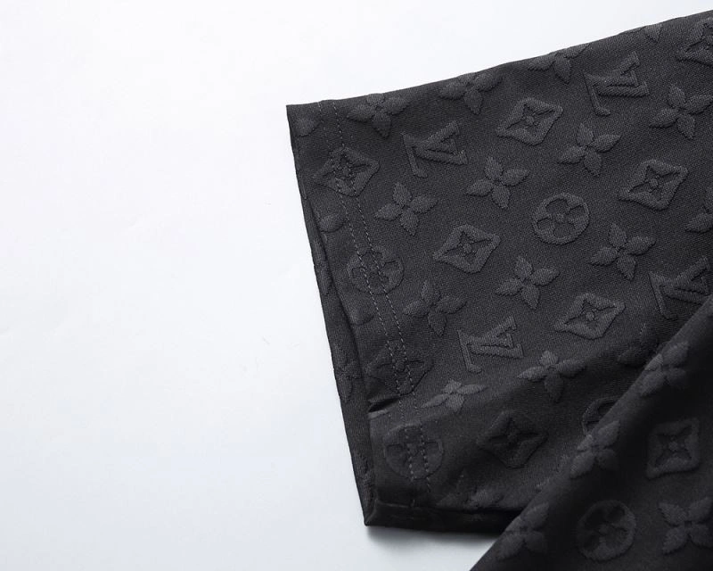 Louis Vuitton T-Shirts Minimalist 139241