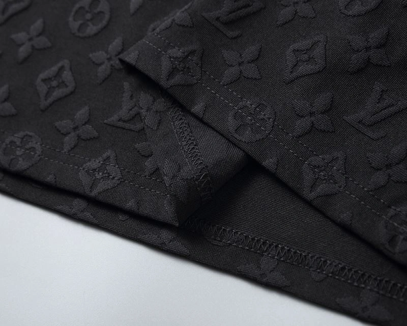 Louis Vuitton T-Shirts Minimalist 139241