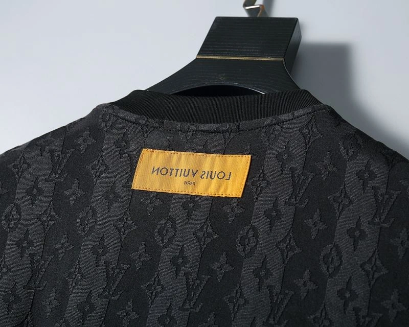 Versatile Louis Vuitton T-Shirts 139275