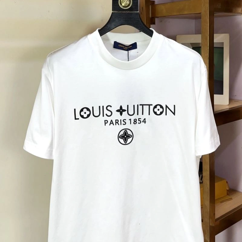 Louis Vuitton T-Shirts Resilient 137336