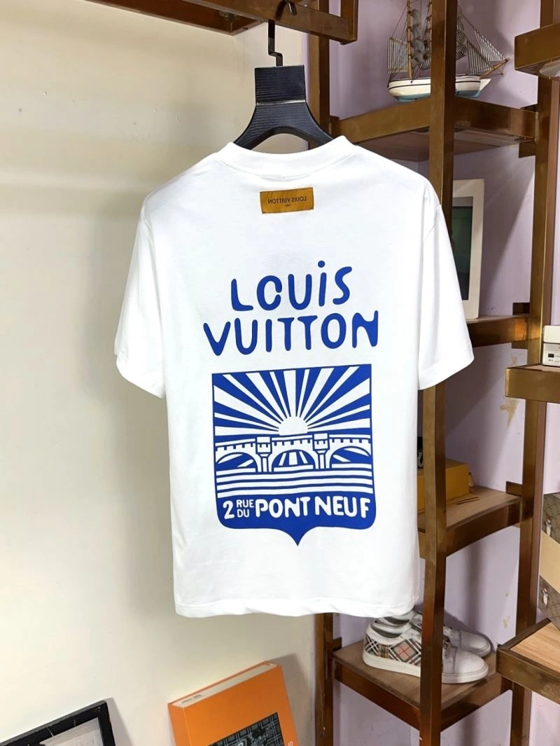 Louis Vuitton T-Shirts WeatherProof 137319