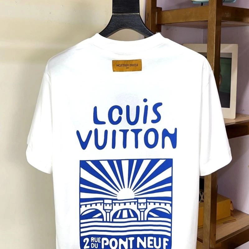 Louis Vuitton T-Shirts WeatherProof 137319