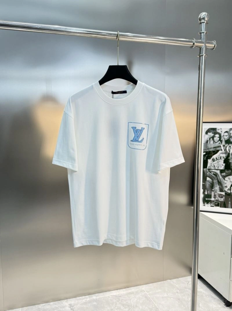 Snug Louis Vuitton T-Shirts 137317