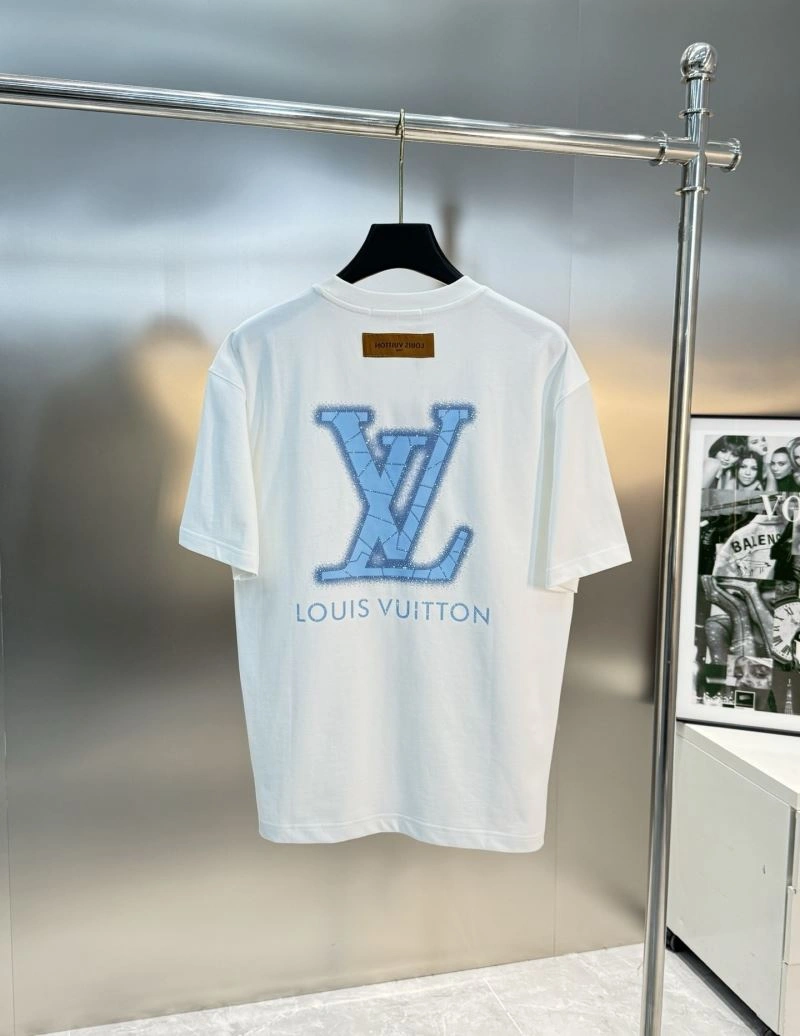 Snug Louis Vuitton T-Shirts 137317