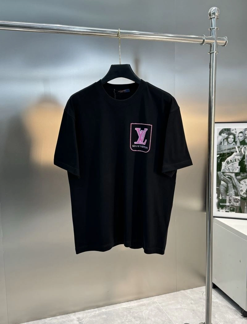 Snug Louis Vuitton T-Shirts 137317