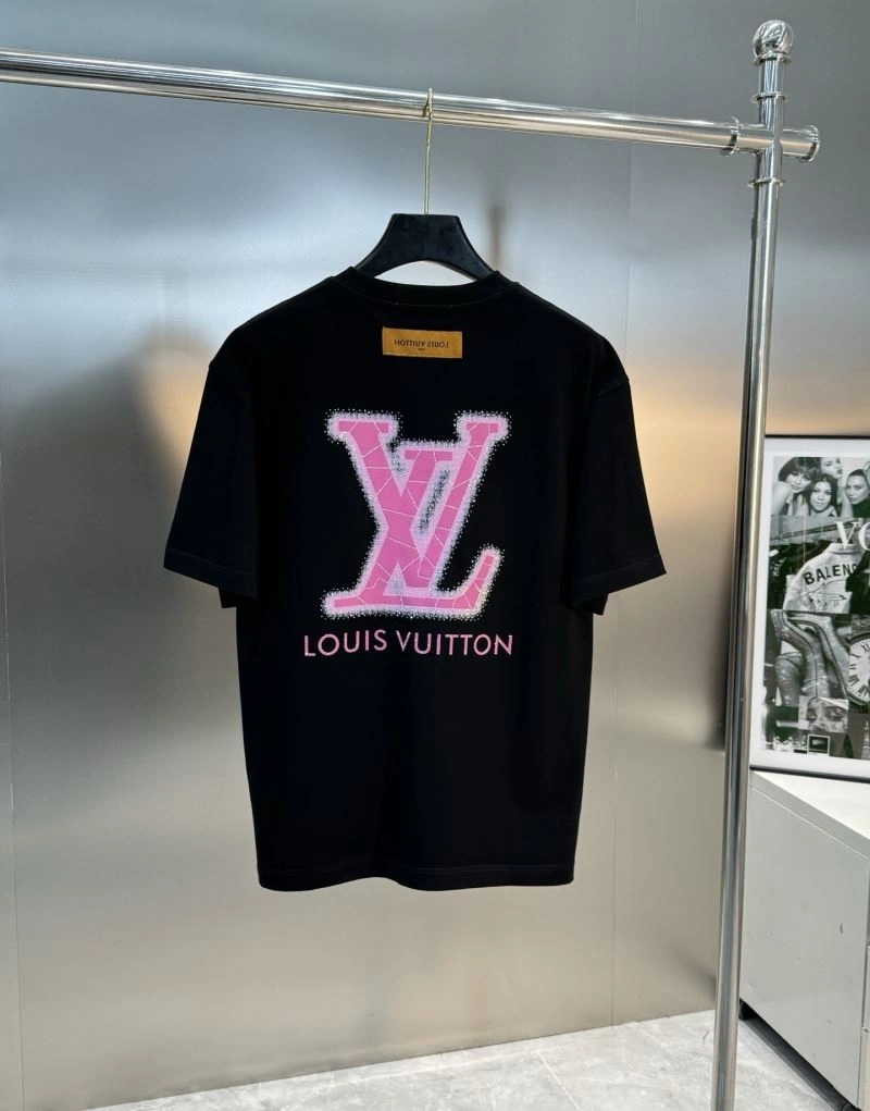 Snug Louis Vuitton T-Shirts 137317