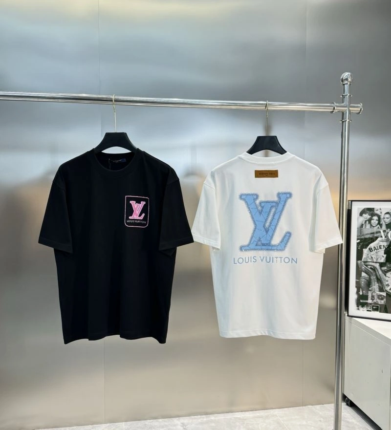 Snug Louis Vuitton T-Shirts 137317