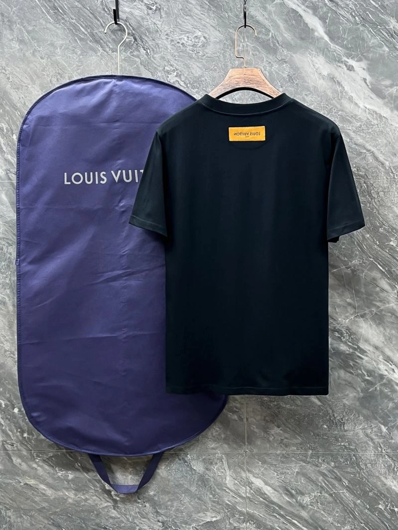 Fashionable Louis Vuitton T-Shirts 137309