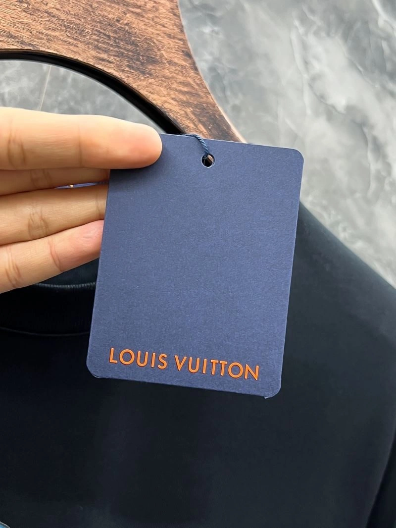 Fashionable Louis Vuitton T-Shirts 137309