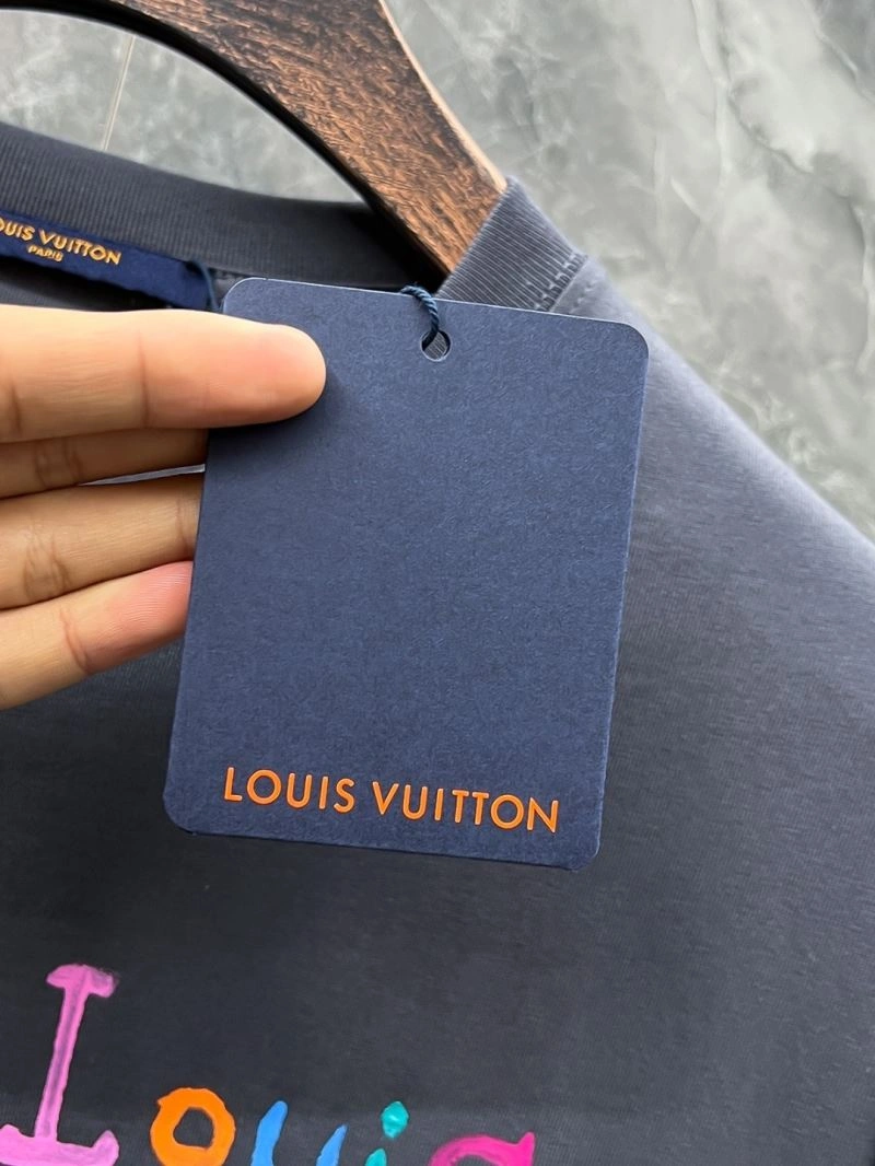Louis Vuitton T-Shirts WeatherProof 137311