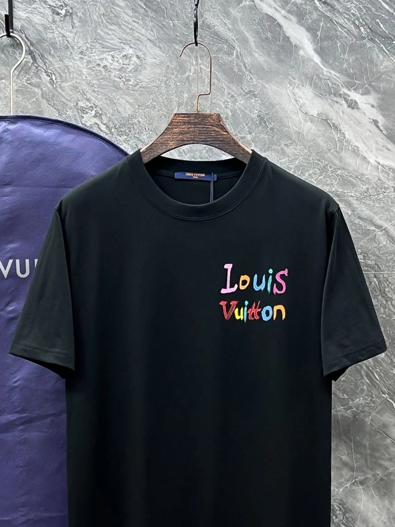 Louis Vuitton T-Shirts Snug 137307