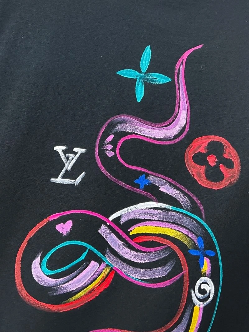 Louis Vuitton T-Shirts Snug 137307
