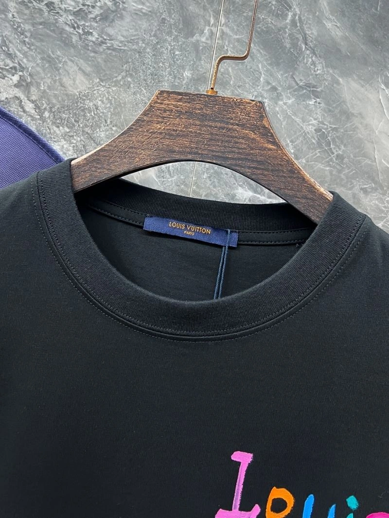 Louis Vuitton T-Shirts Snug 137307