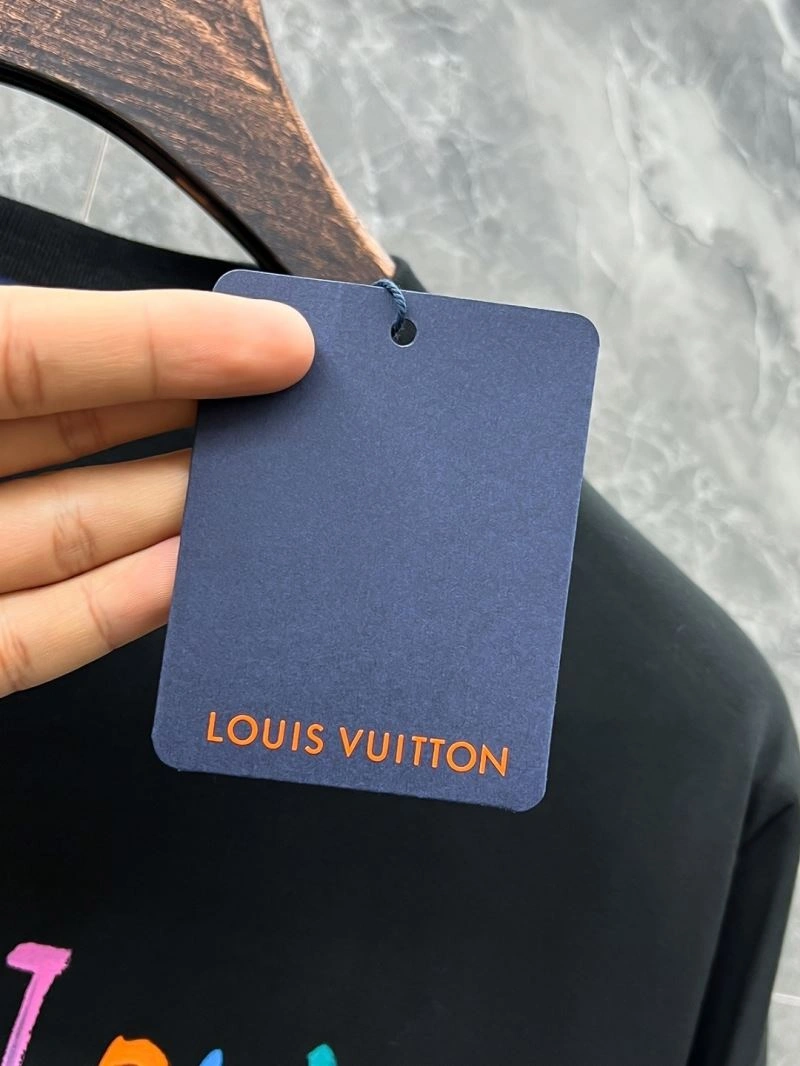 Louis Vuitton T-Shirts Snug 137307