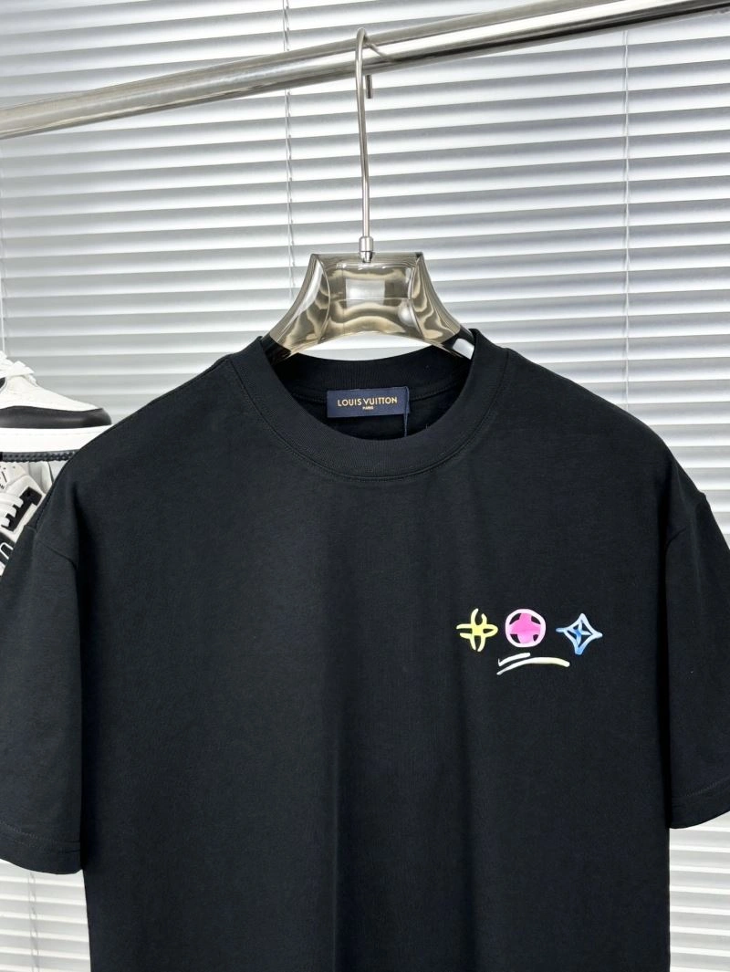 Elegant Louis Vuitton T-Shirts 137306