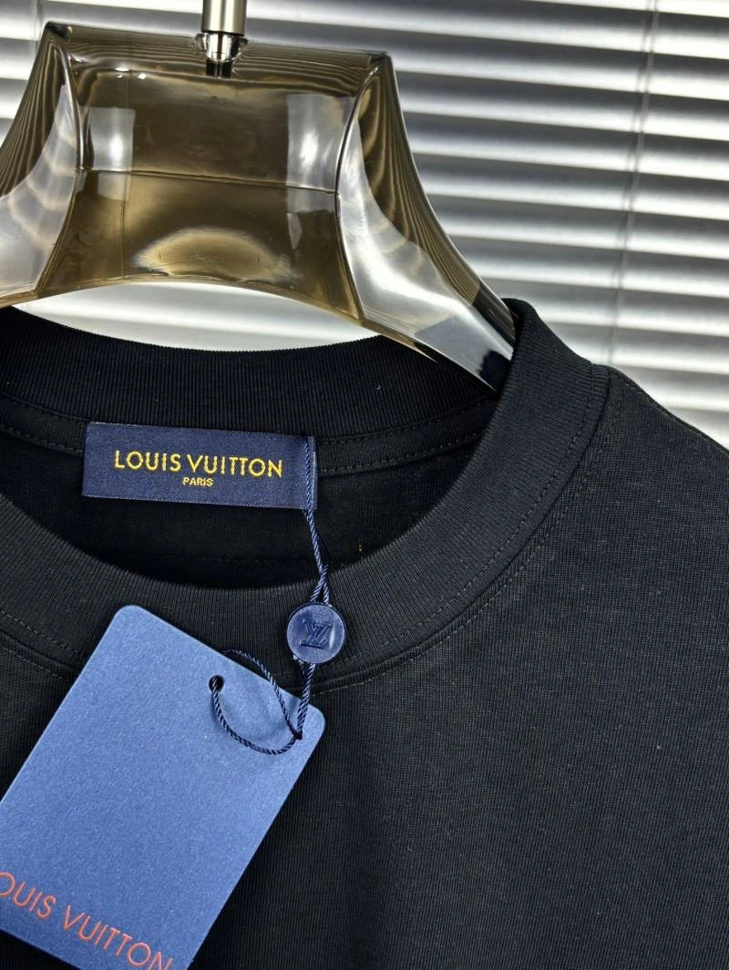 Elegant Louis Vuitton T-Shirts 137306