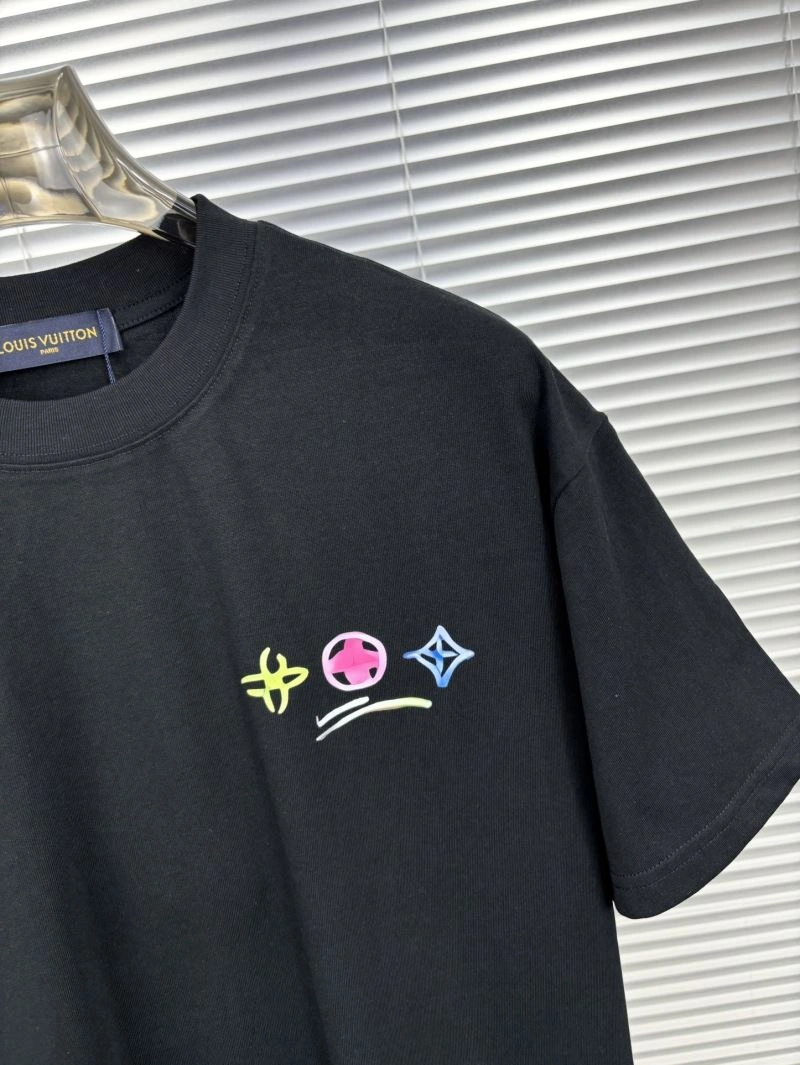 Elegant Louis Vuitton T-Shirts 137306
