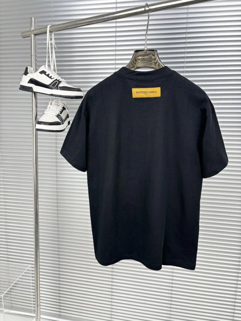 Louis Vuitton T-Shirts Versatile 137300