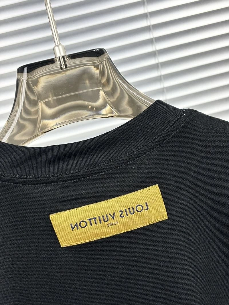 Louis Vuitton T-Shirts Versatile 137300