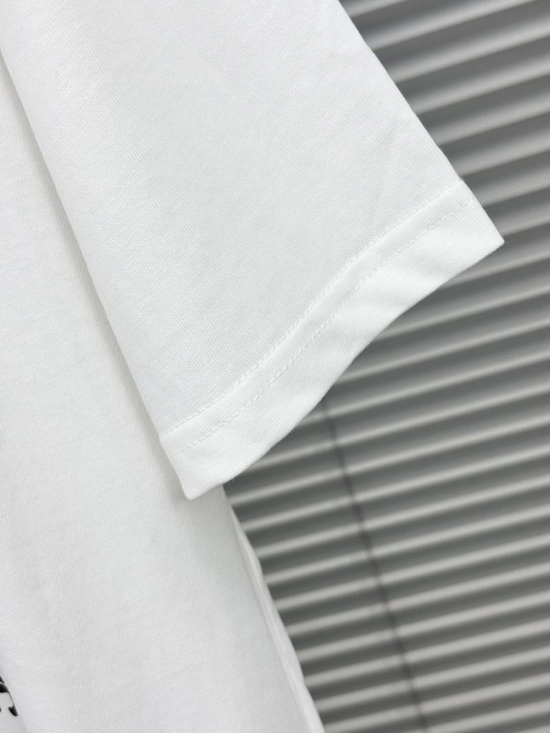 Vibrant Louis Vuitton T-Shirts 137296