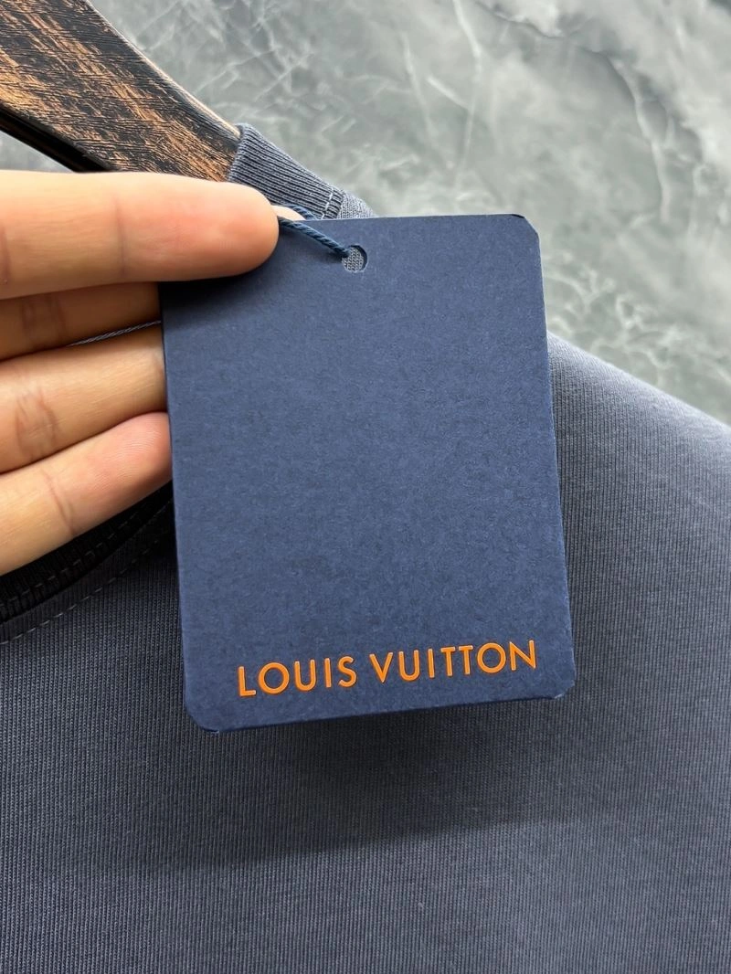 SmoothTexture Louis Vuitton T-Shirts 137295