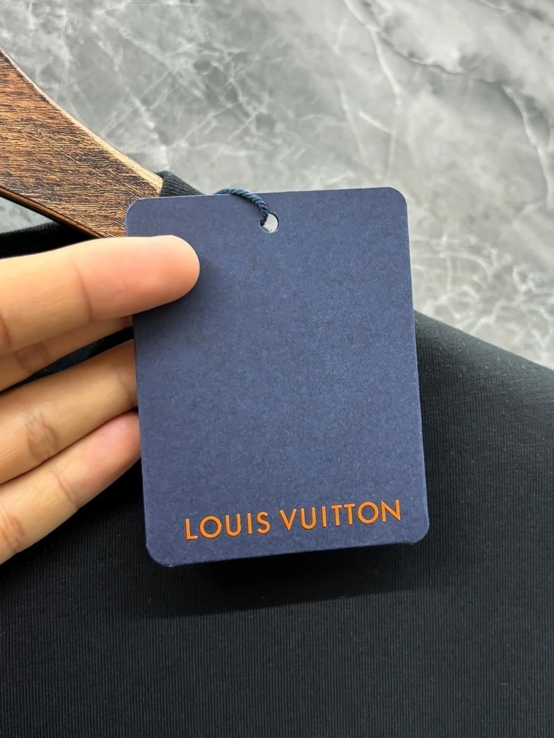 Stretchable Louis Vuitton T-Shirts 137290