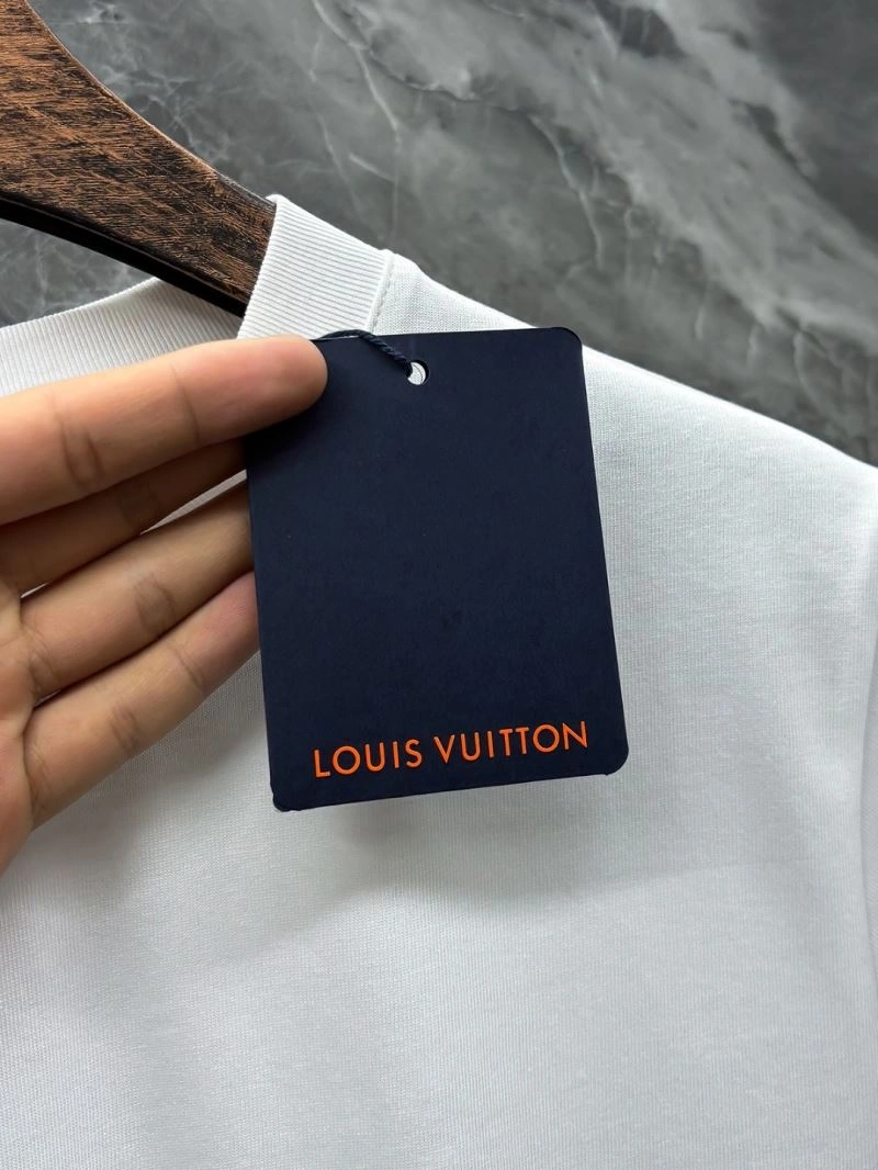 Lightweight Louis Vuitton T-Shirts 137294