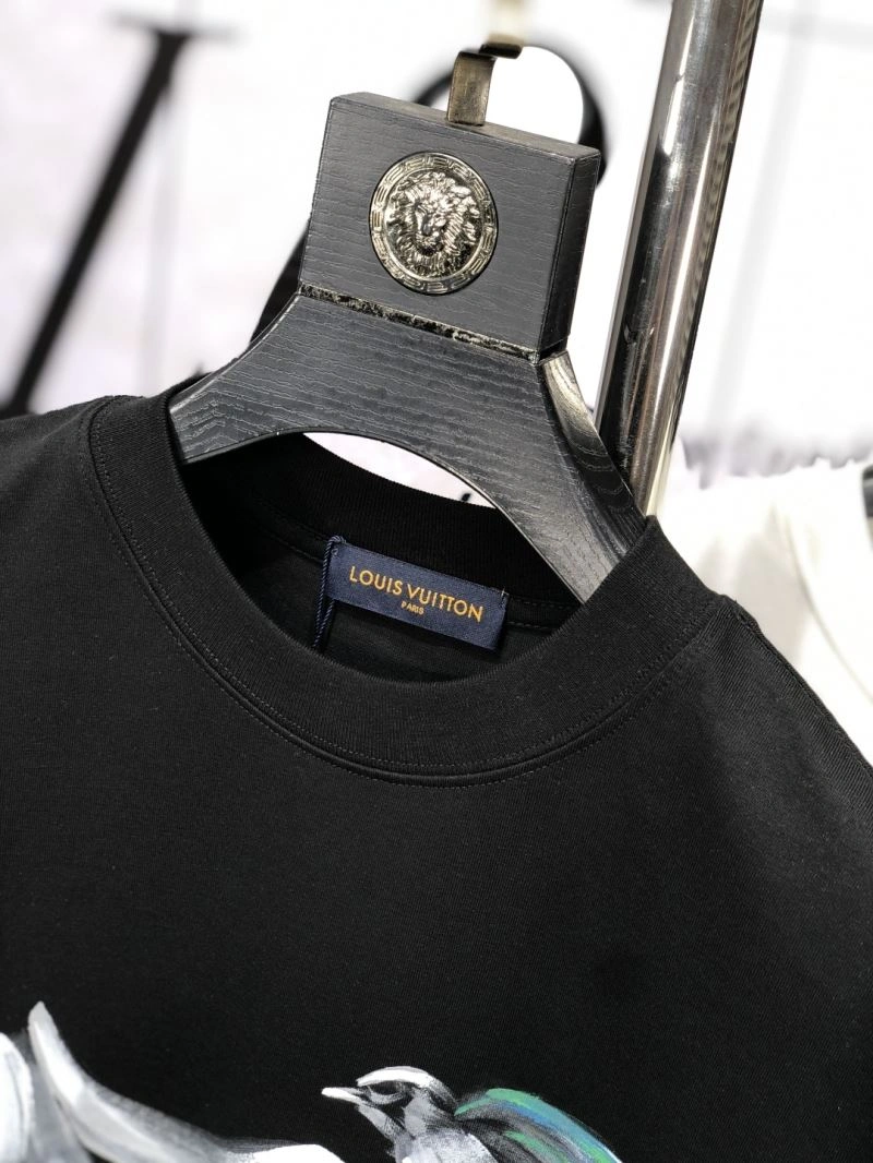 Sophisticated Louis Vuitton T-Shirts 137303