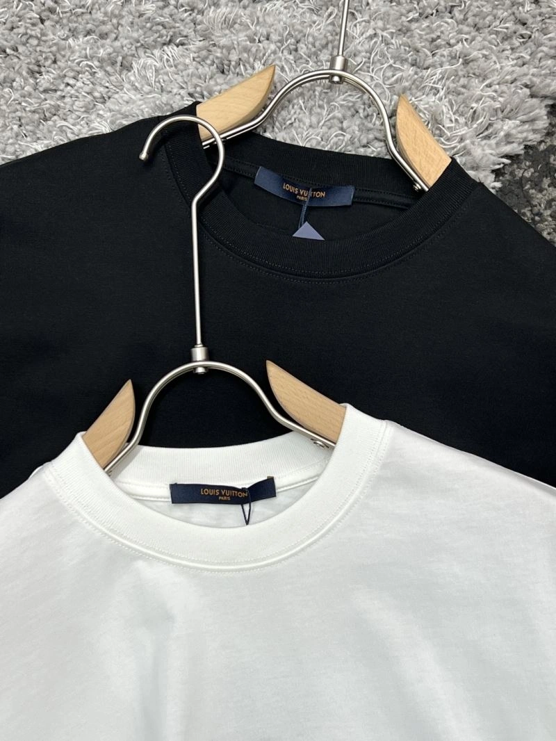 Louis Vuitton T-Shirts Resilient 137291