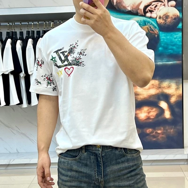 Louis Vuitton T-Shirts FashionForward 137276
