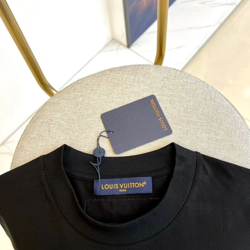 Louis Vuitton T-Shirts TimelessDesign 137271