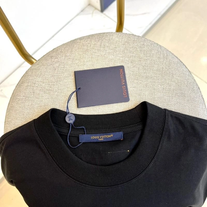 Louis Vuitton T-Shirts Chic 137292