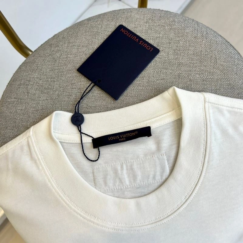 Packable Louis Vuitton T-Shirts 137286