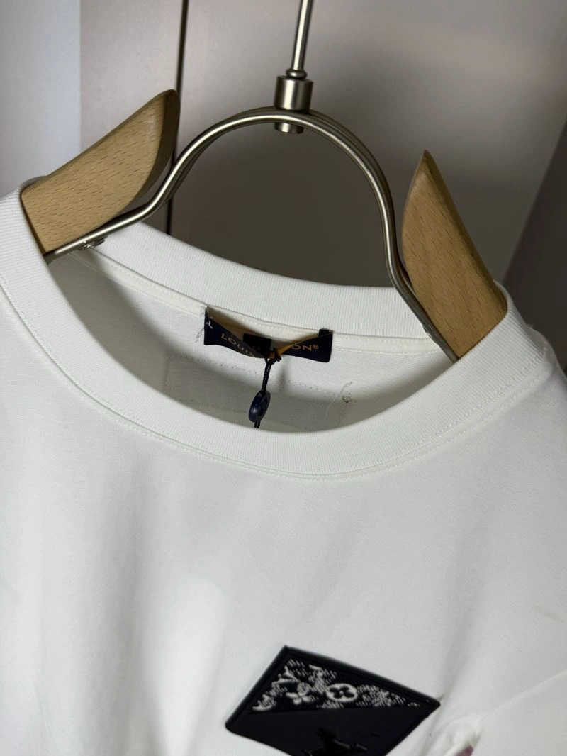Louis Vuitton T-Shirts Stretchable 137275